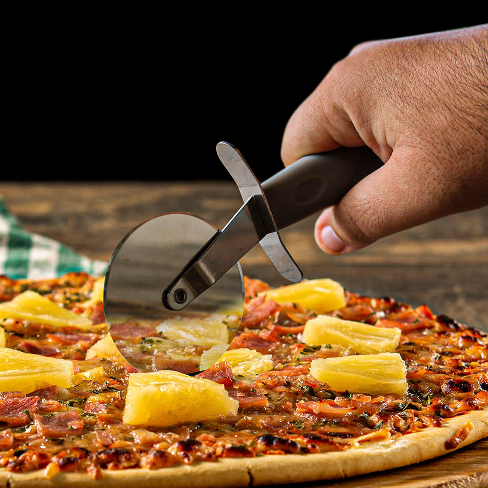Cortador para pizza inox com cabo plástico cinza 19,5cm 1947 Lyor Casa  Freitas - Casa Freitas